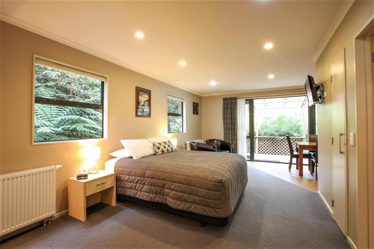 Kaka Retreat Motel, Stewart Island Half-moon Bay Eksteriør billede